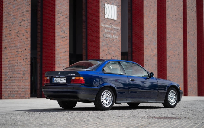 BMW Seria 3 cena 27500 przebieg: 155000, rok produkcji 1993 z Warszawa małe 497